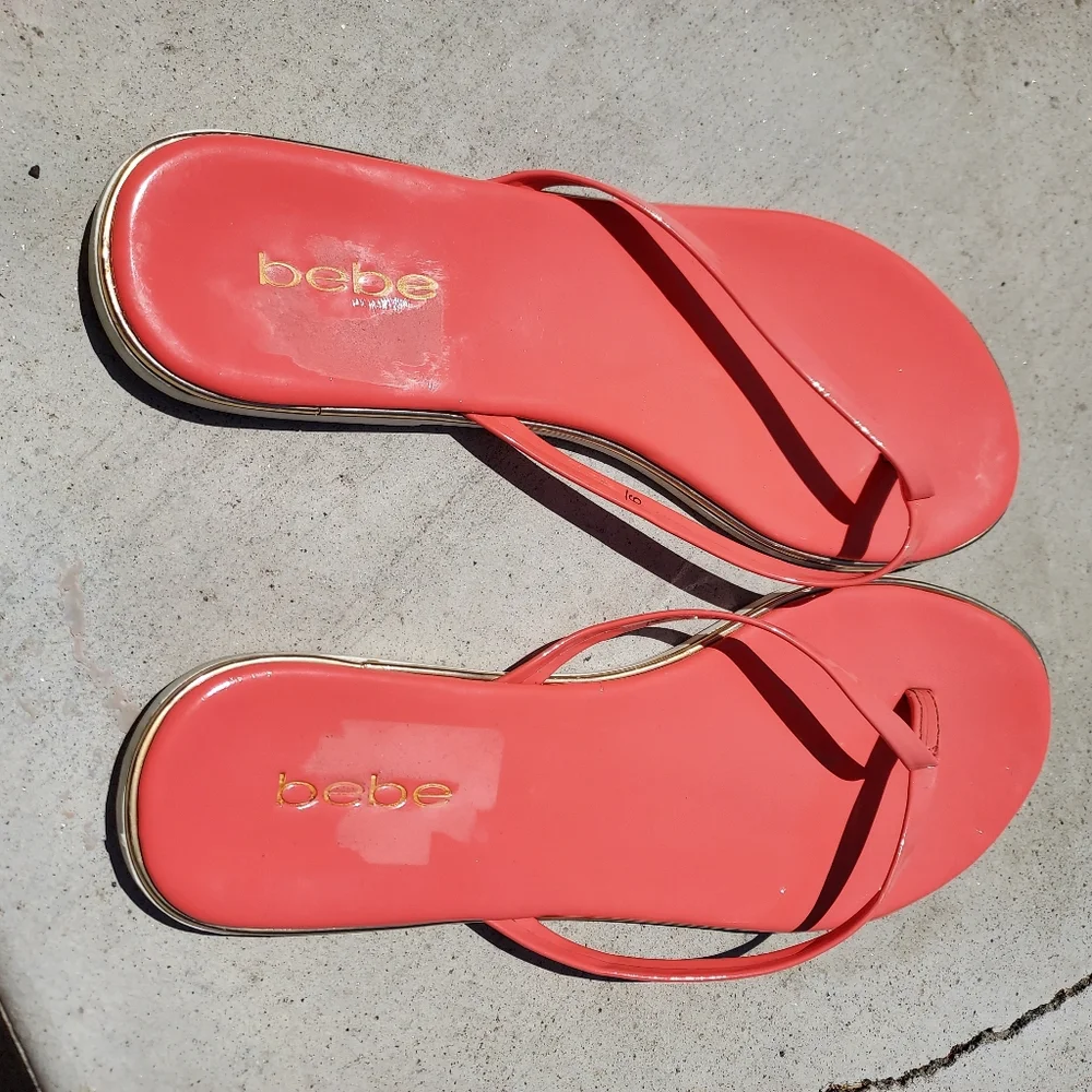 Bebe Coral Flat Thong Sandals Size 9 Beachy Summer Boho Casual Vacation Tropical